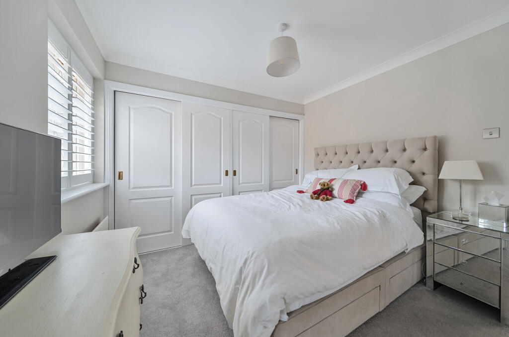 1300038-9-68358cc...