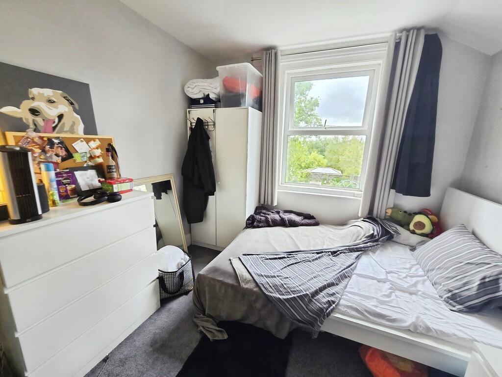 711caf8b-Bedroom ...