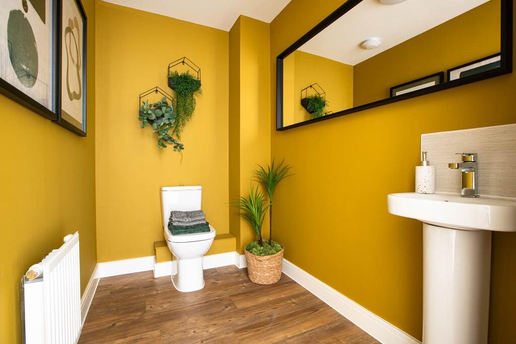 Spacious downstairs cloakroom