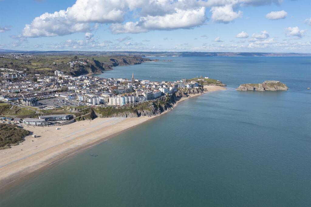 11 Waterstone House Tenby-65.jpg