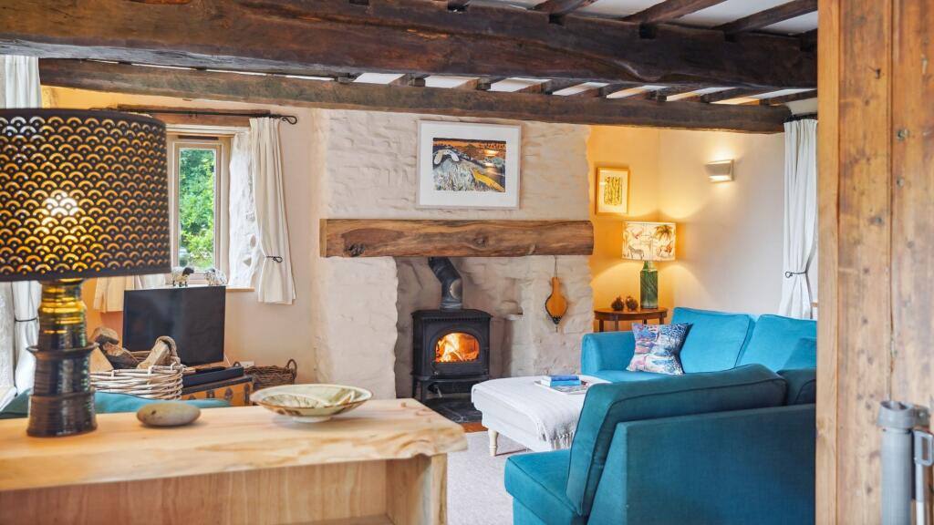 Living Room: