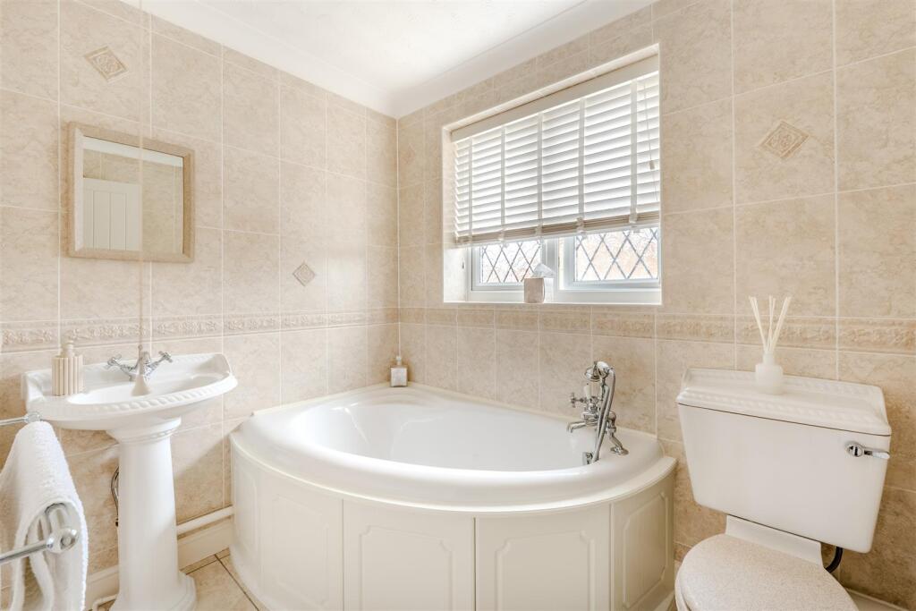 En-Suite Bathroom