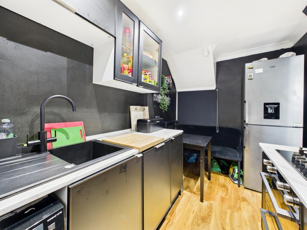 CAM05192G0-PR0163-STILL020