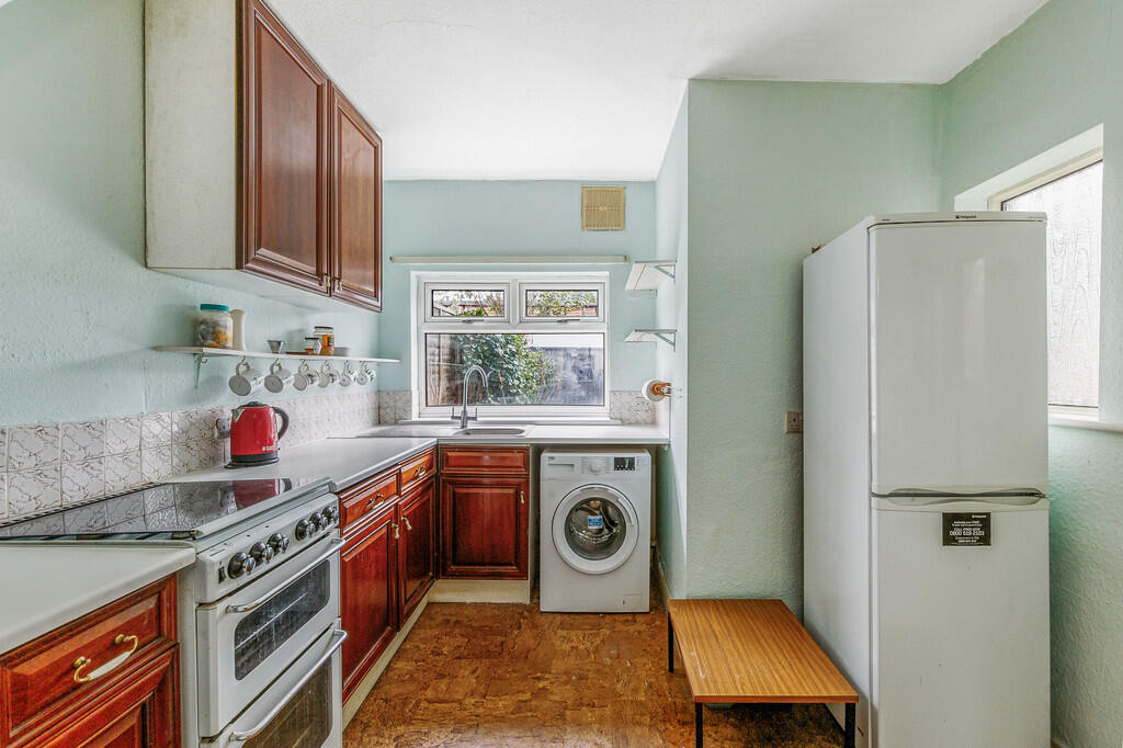 Church Gardens- (...