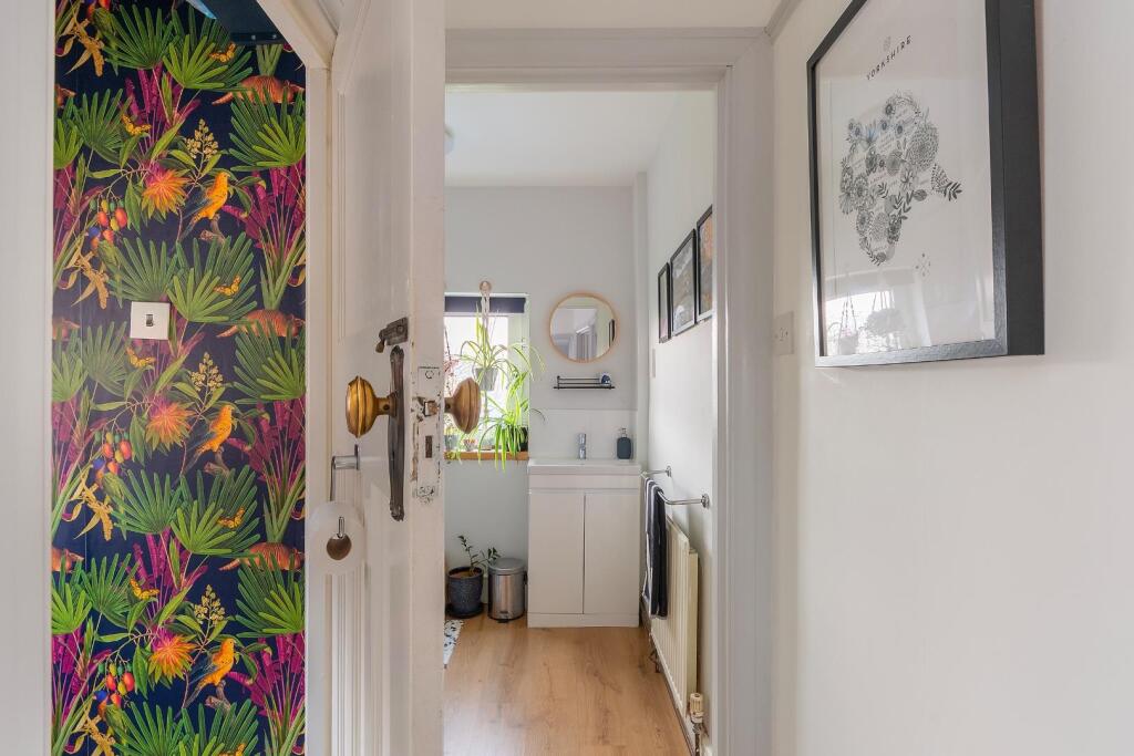 2W4WHE - Bathroom D.jpg