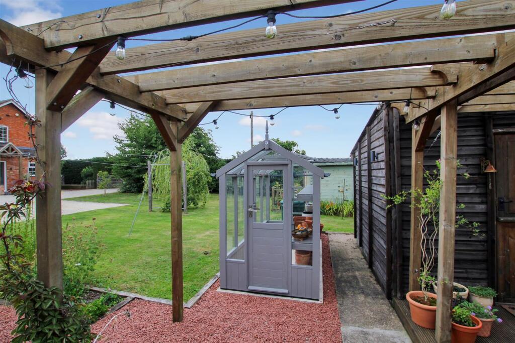 Pergola &amp; Greenhouse - b.JPG
