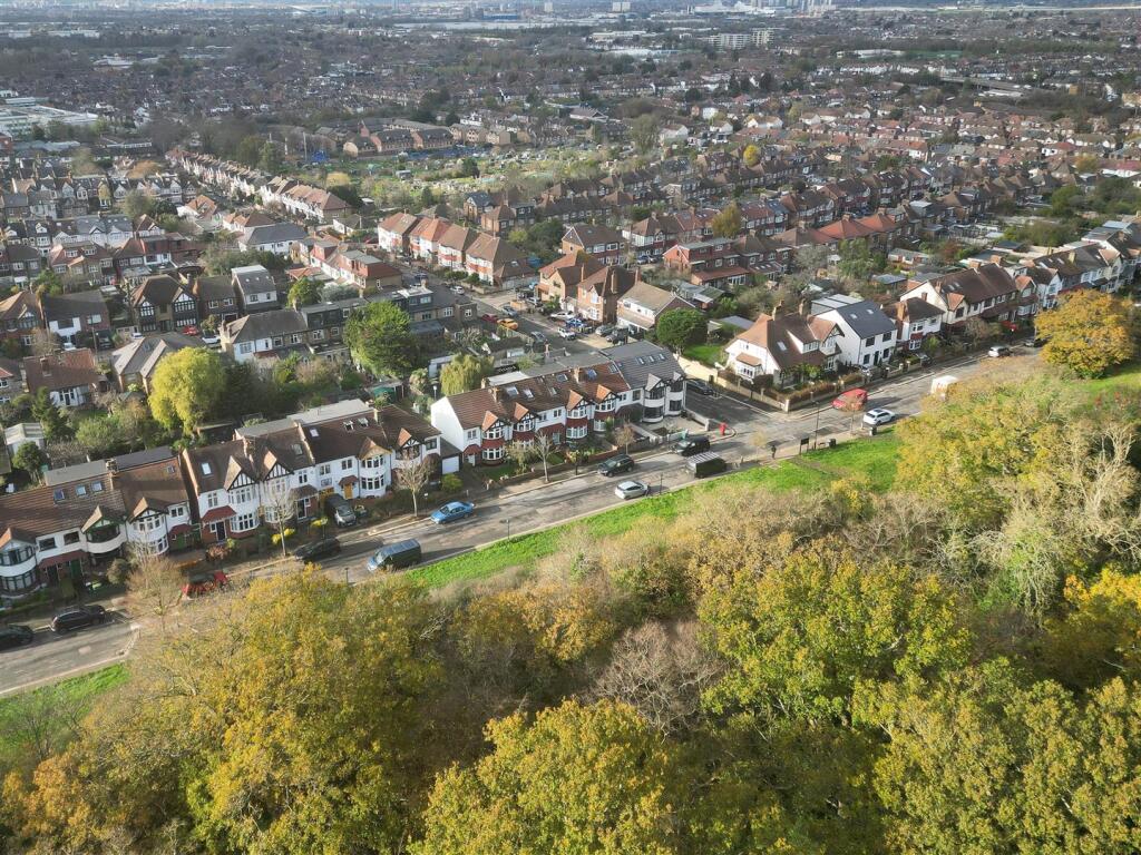 Beacontree Avenue, E17