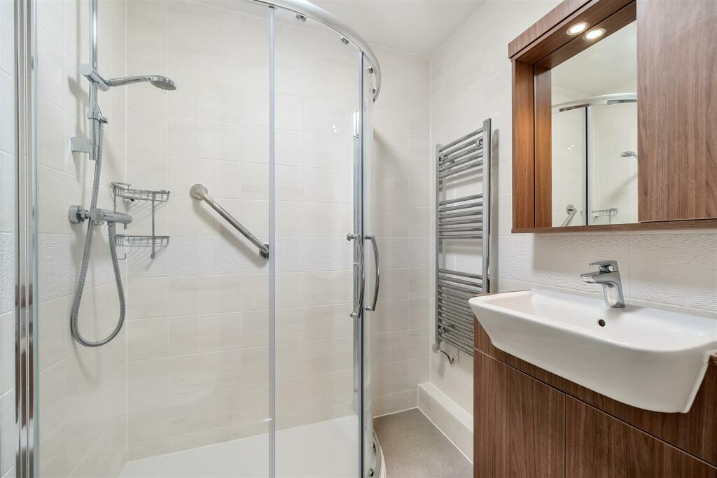 Shower Room.jpg