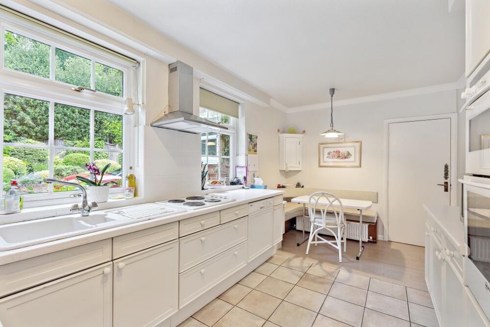 Kitchen/Breakfast Rm