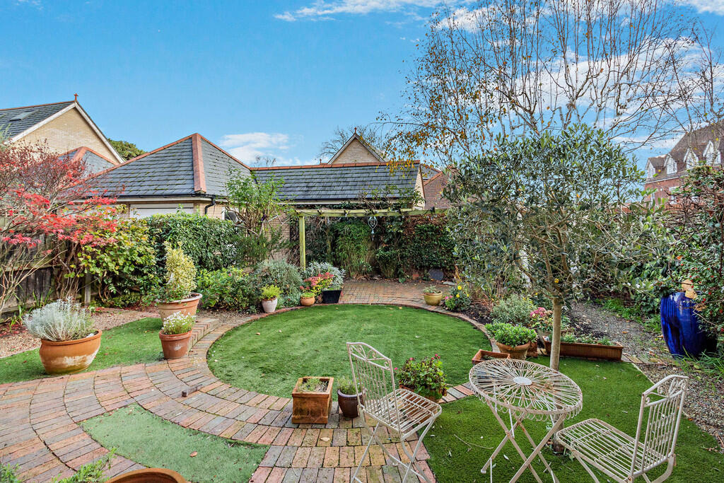 8671362-exterior1...