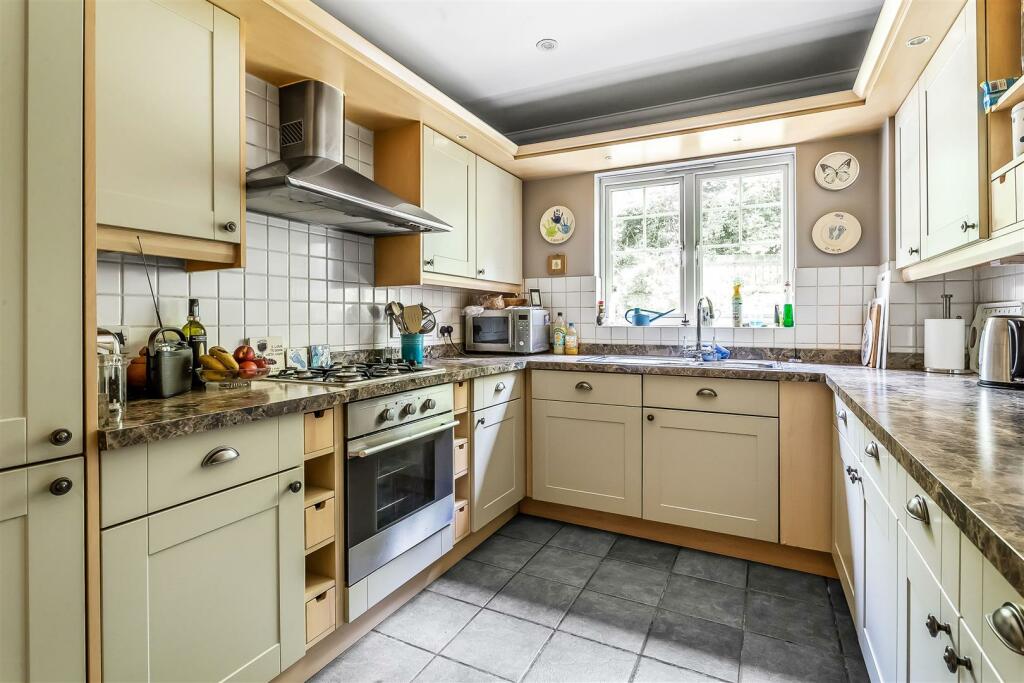 2-Langwood-Close-26.jpg