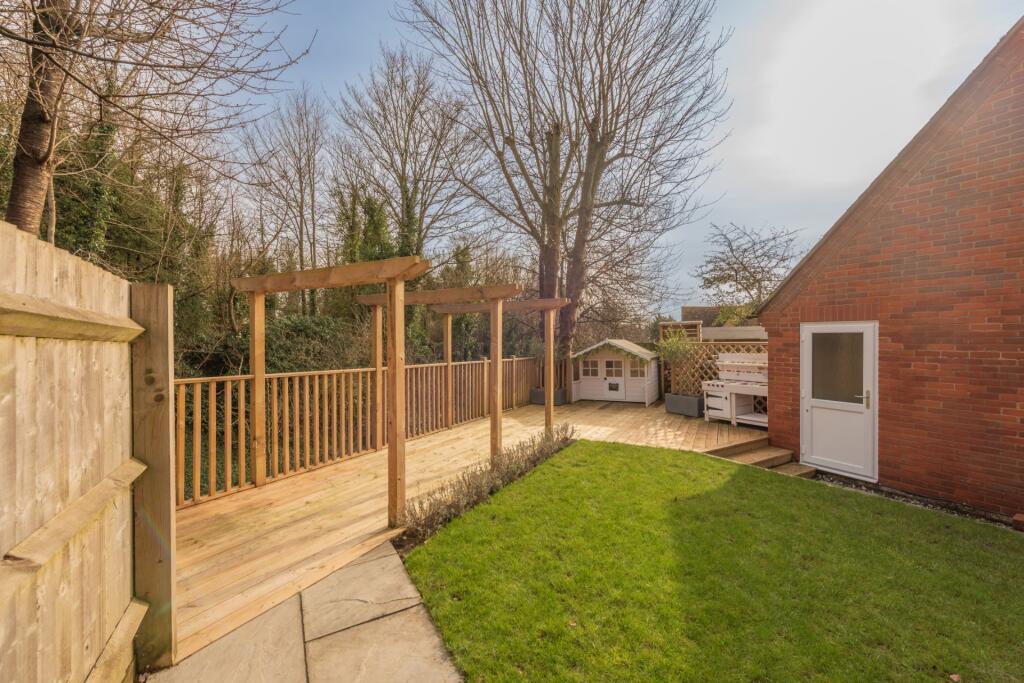 Decking/Rear Garden
