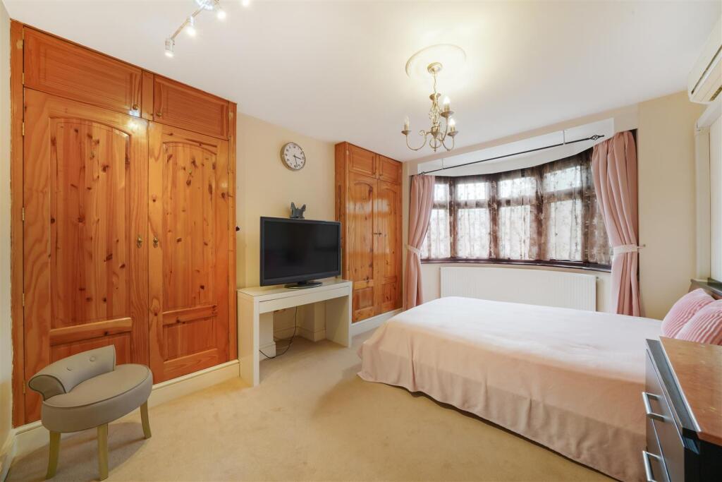 16 Greenford Road - 9Rxg22zIbHUIZl5w7DJ5.jpg