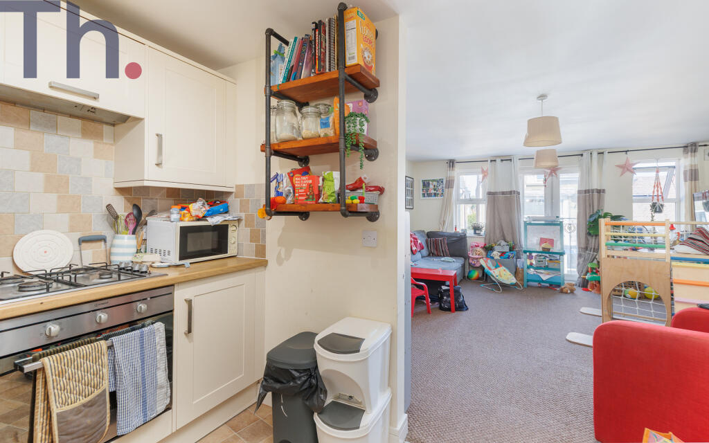 Kitchen &amp; Lounge