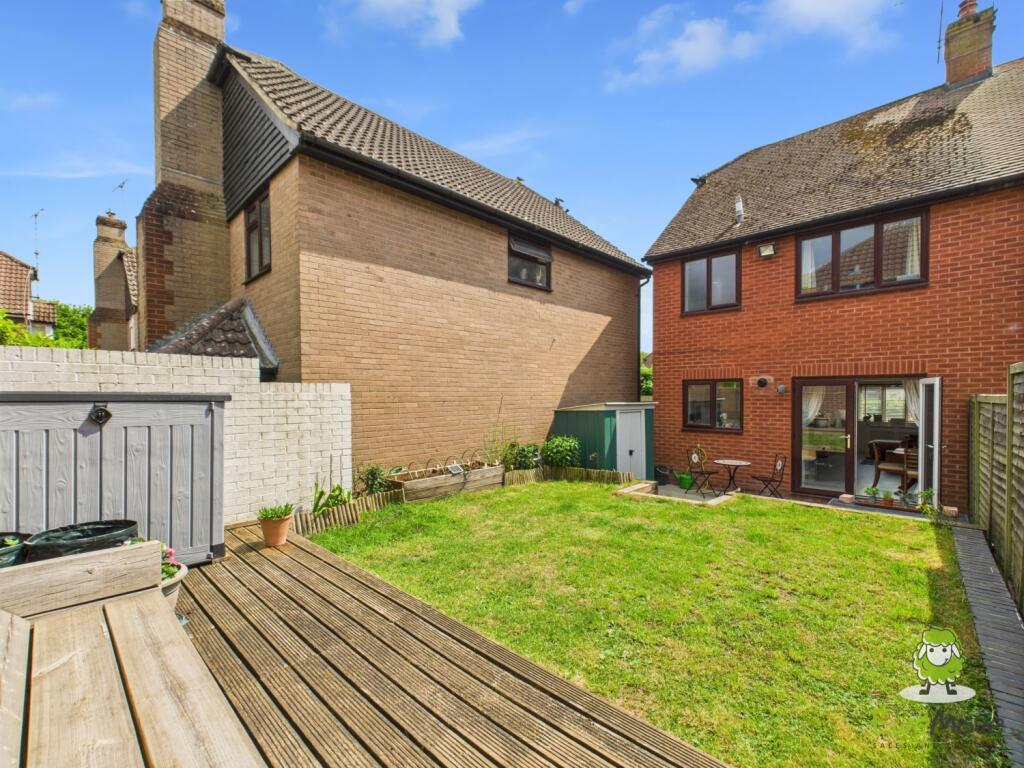 EweMove Estate Agents Basingstoke - Chaldon Green