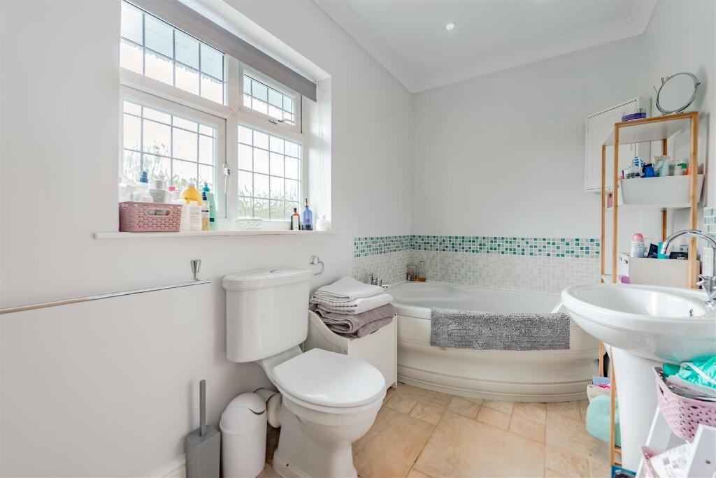 Family Bathroom 