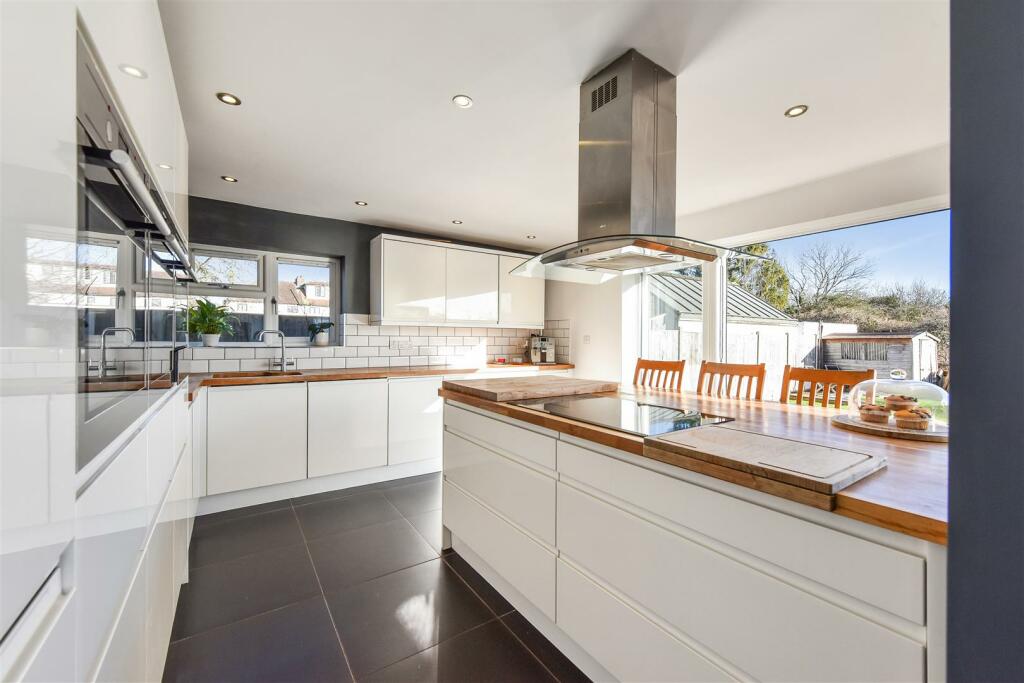 Kitchen/Diner/Family Room