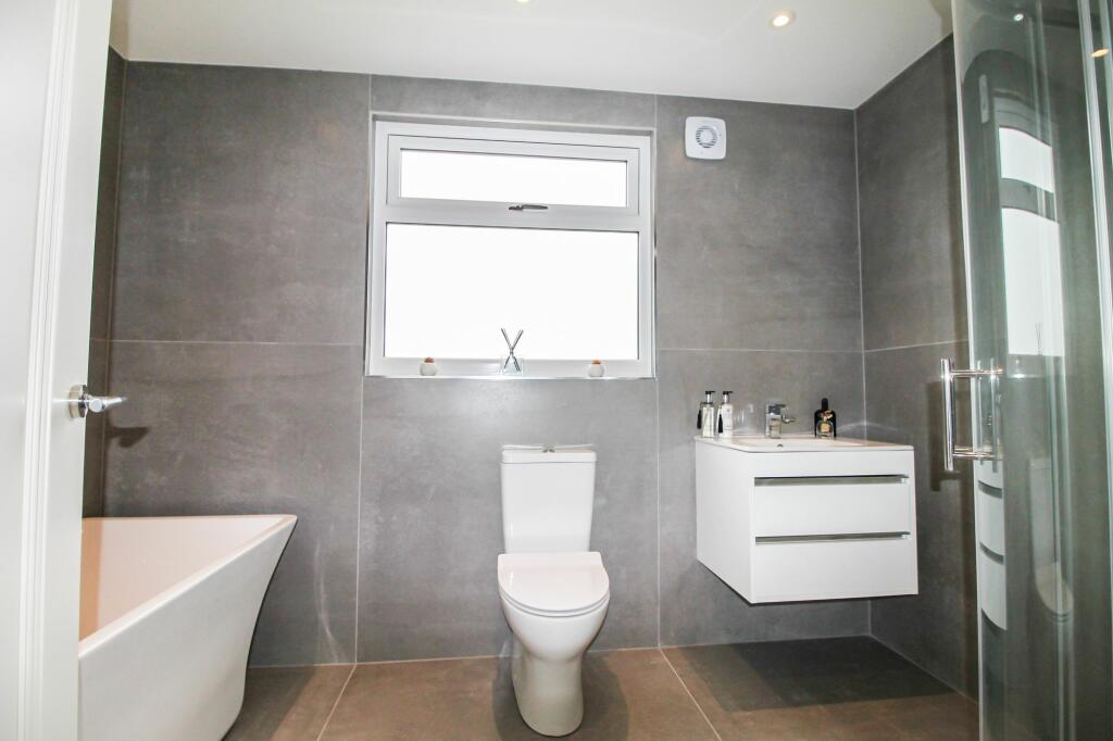 Main Bathroom