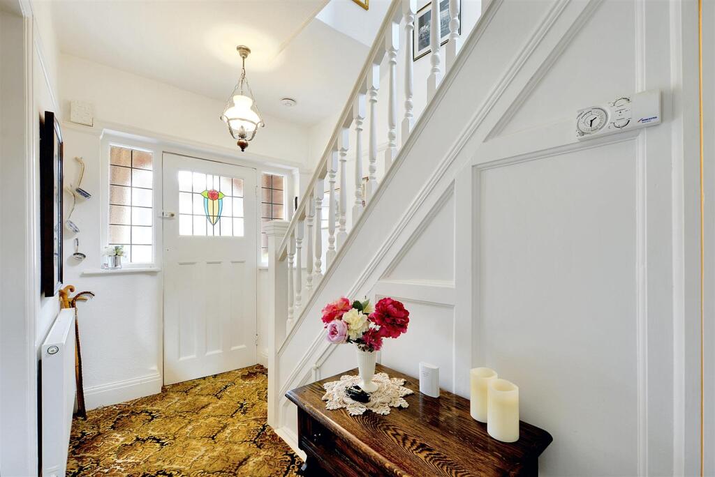 Entrance Hall_2.jpeg