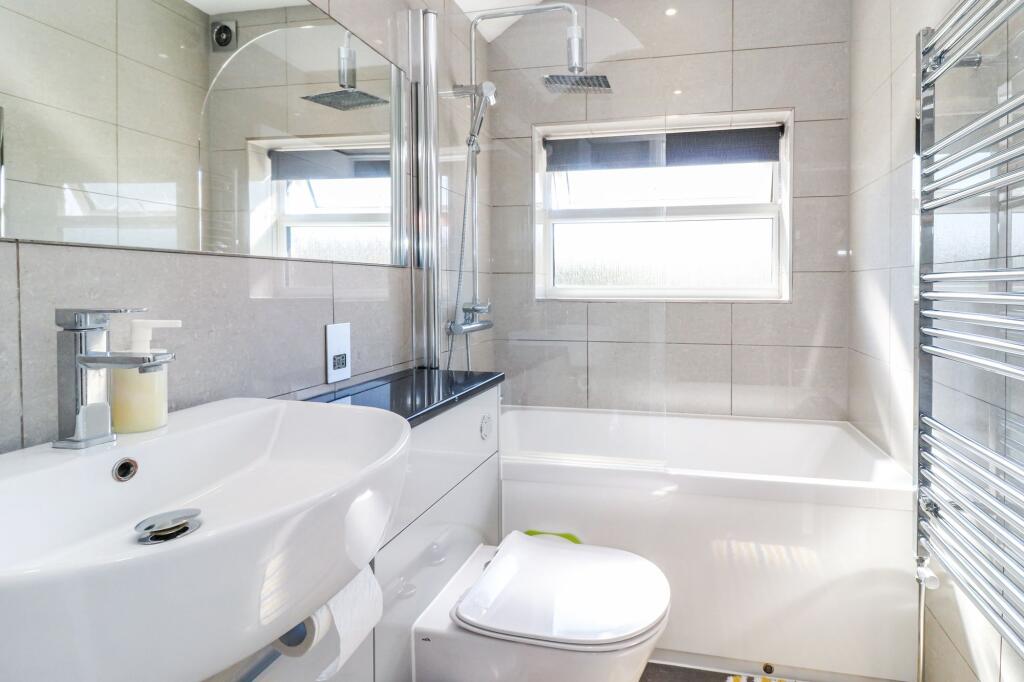 EN SUITE