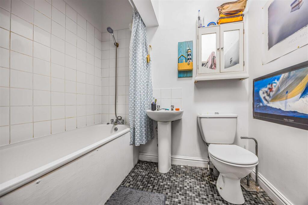 54 Victoria Road North, Southsea-Small-PorticoMark