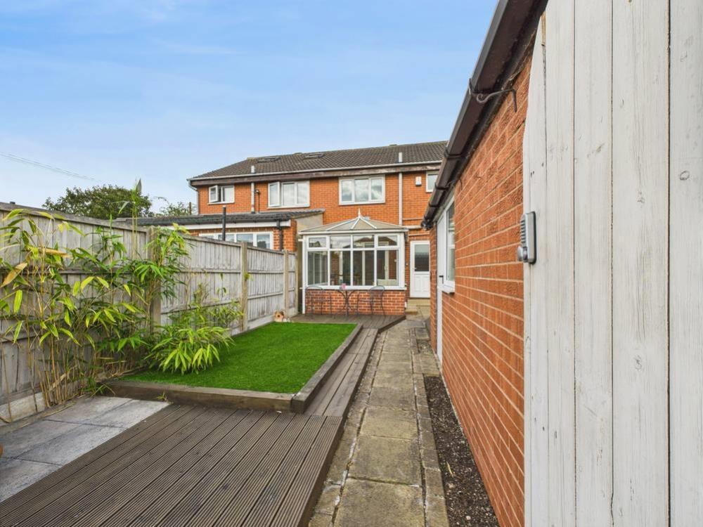 Lrg_CAM05488G0-PR0020-STILL027-thumbnail-h750-70.j