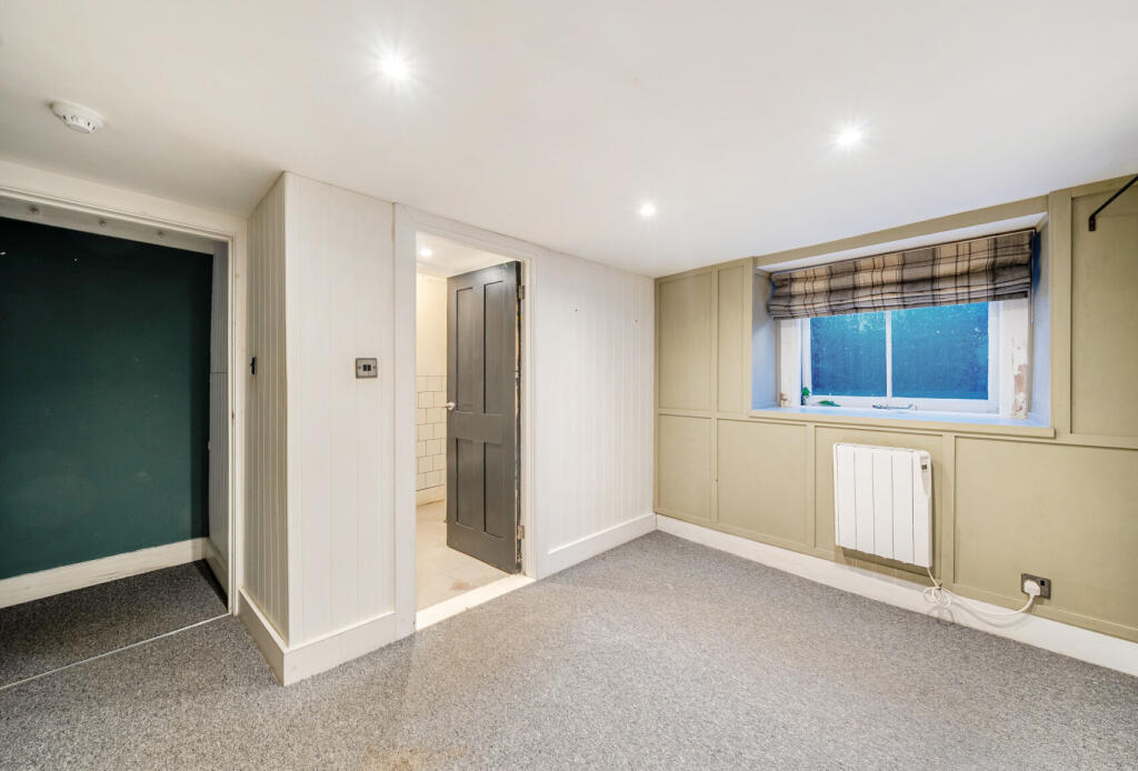 1382535-16-691b18...