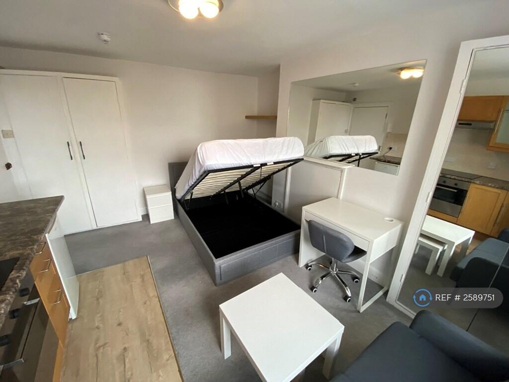Flat 5 