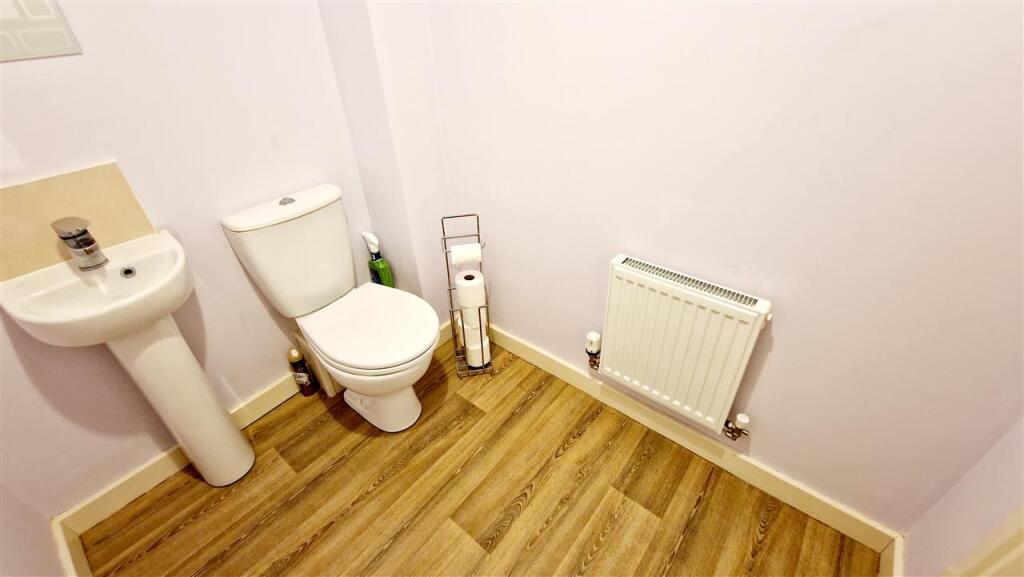Cloakroom / WC