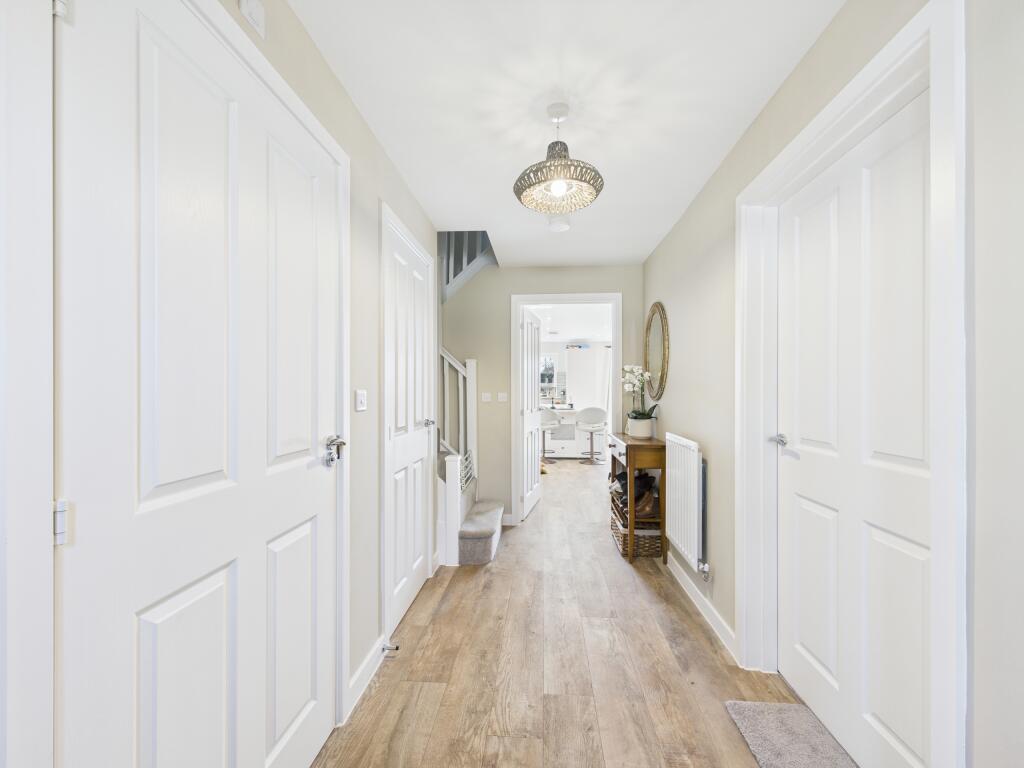 CAM01354G0-PR0458-STILL005