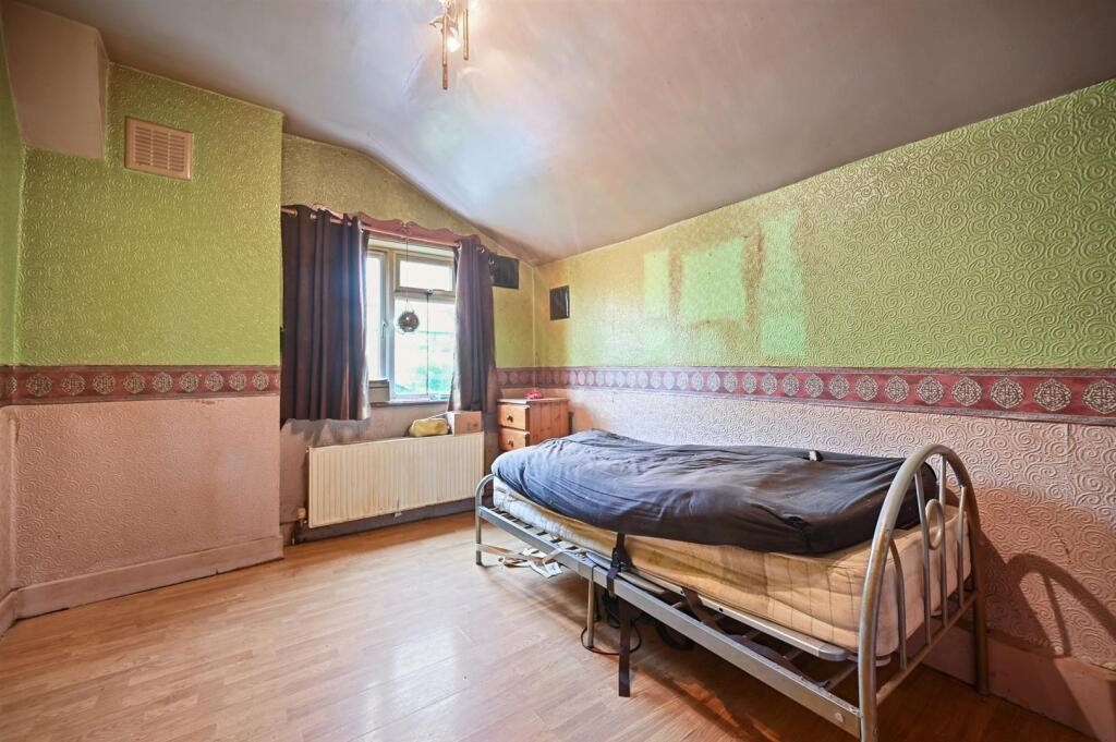 RCAJ- 35 etta street- bedroom B3 (1).jpg