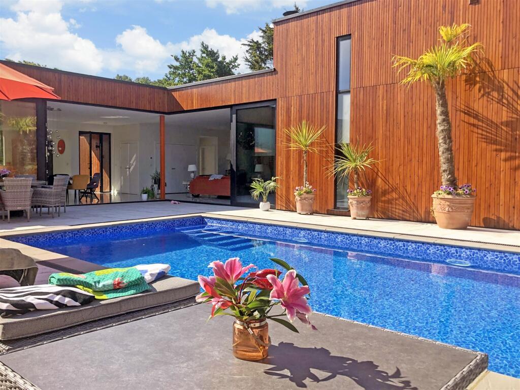 Swimming Pool*
