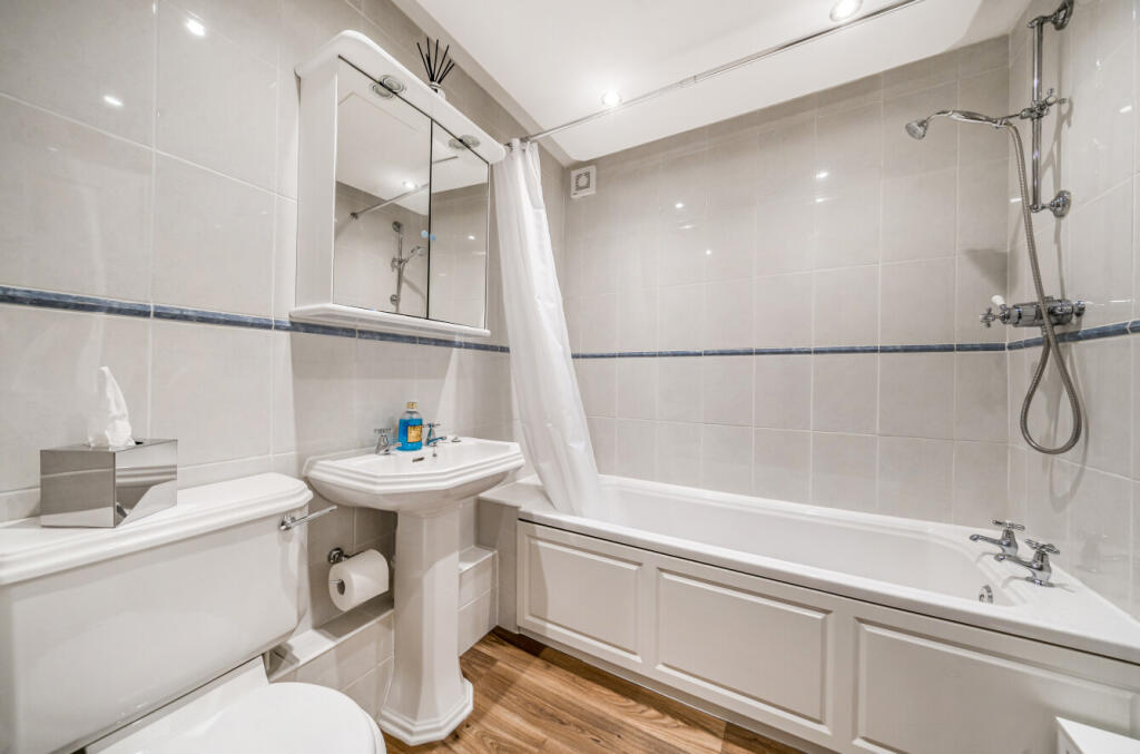 1348859-12-68bade...