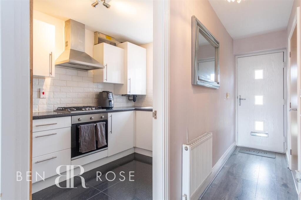 Entrance Hall/Kitchen