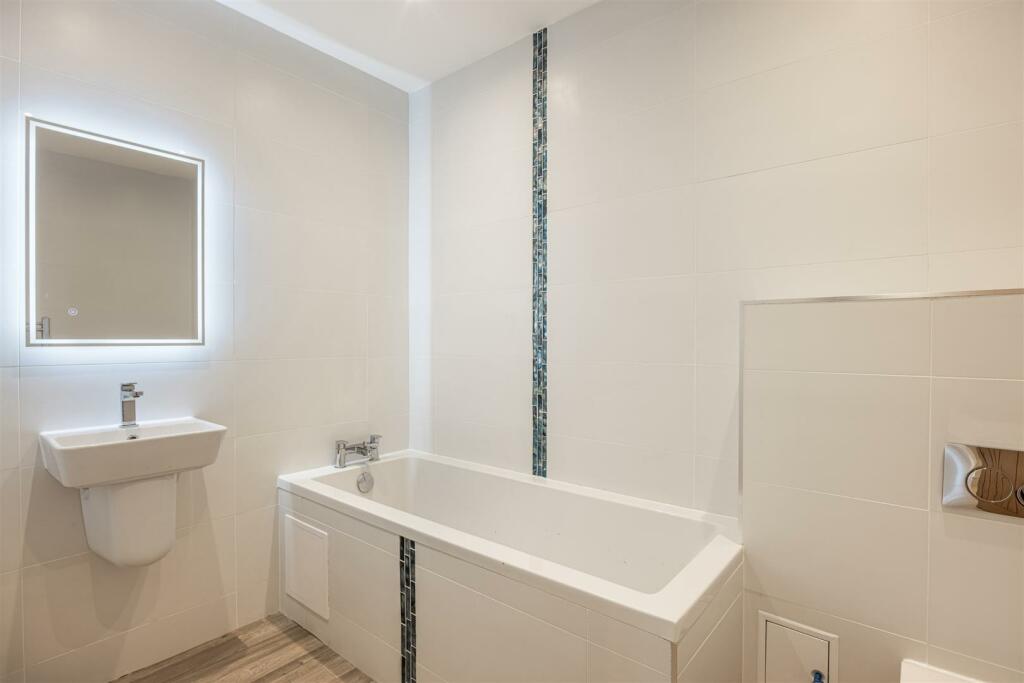 16 - Apple Orchard Staverton x2U.jpg