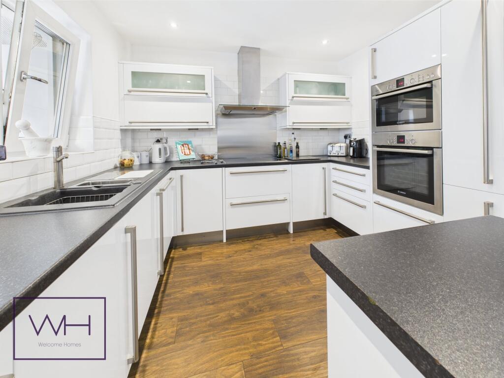 CAM03785G0-PR0258-ST