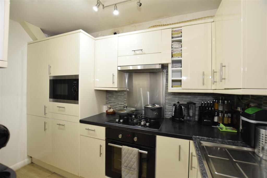 Kitchen.JPG