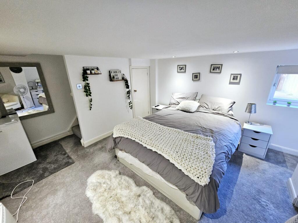 2f6338fd-33ff-44f0-a947-642d86f9c1ca