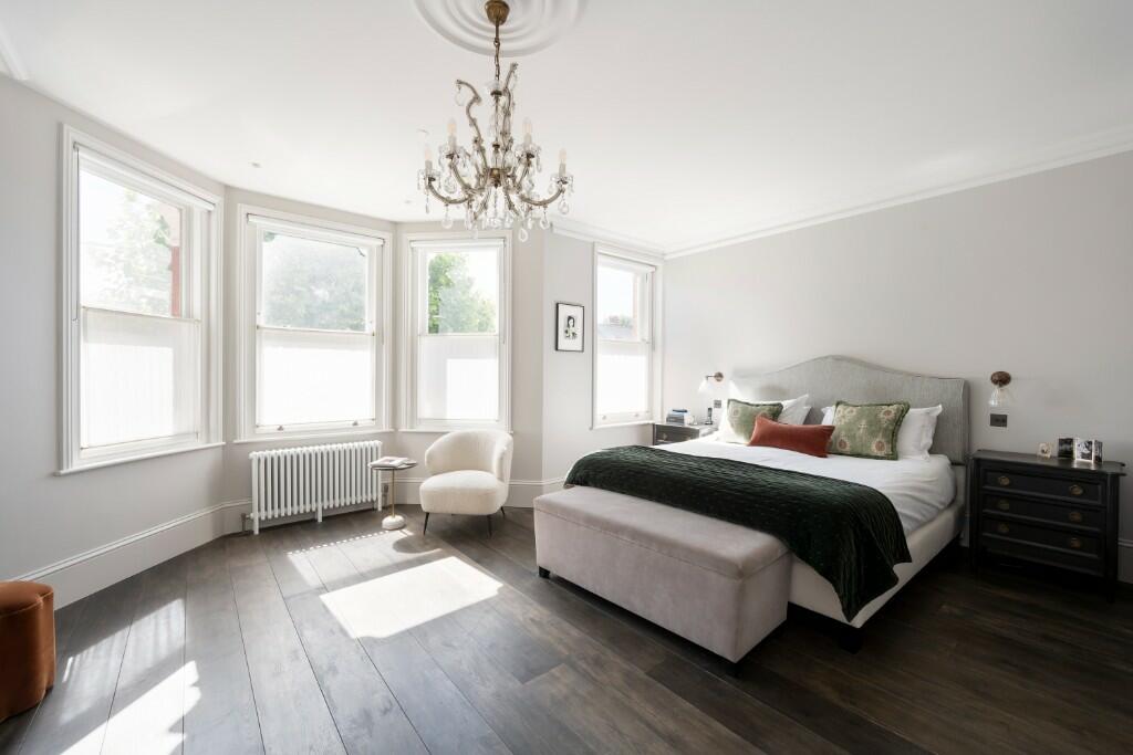 Principal bedroom