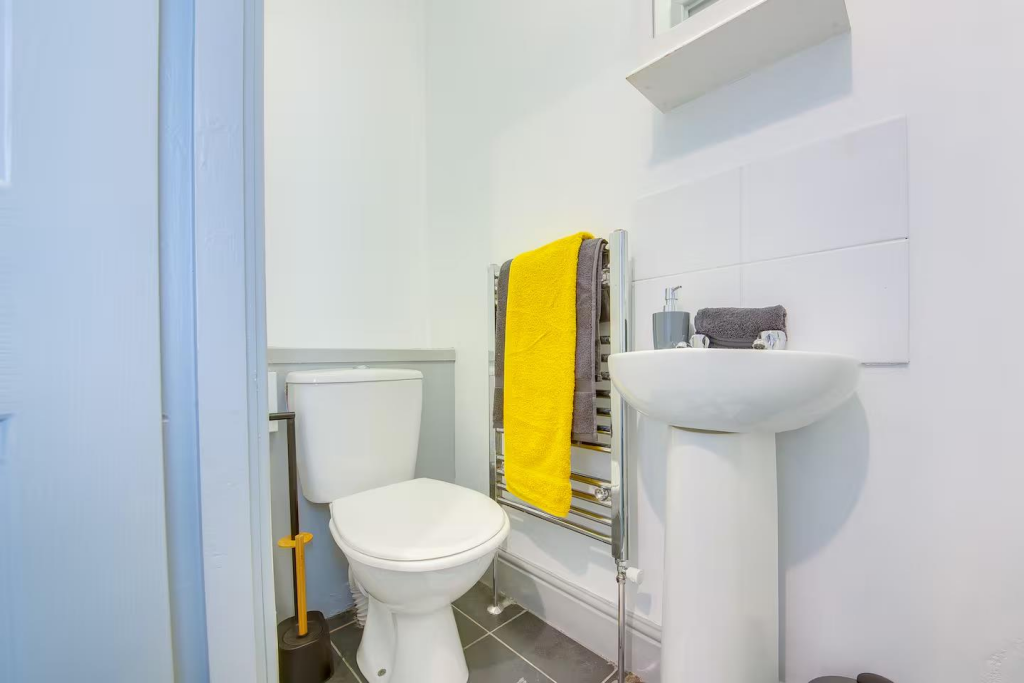 En-suite Bedroom 2.png