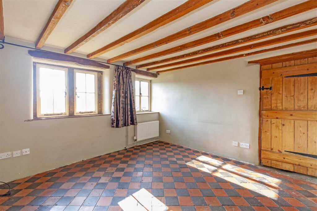 Reception Room-2.jpg