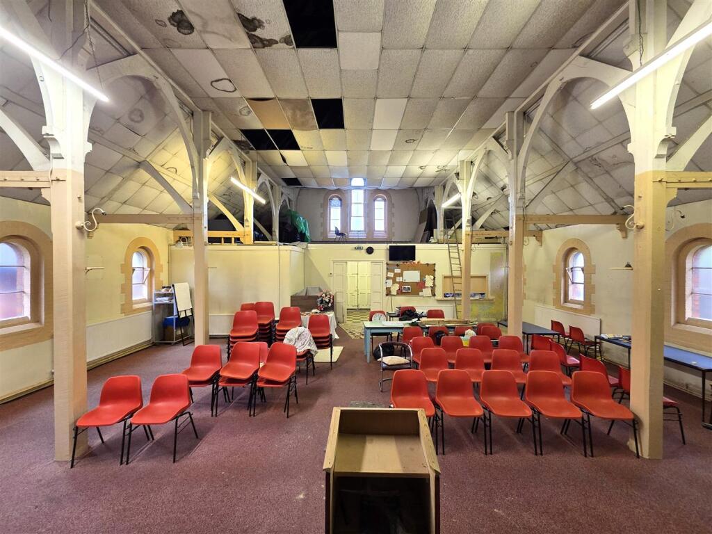 Lowden Church - Nave.jpg