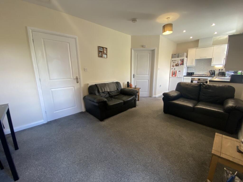 OPEN PLAN RECEPTION