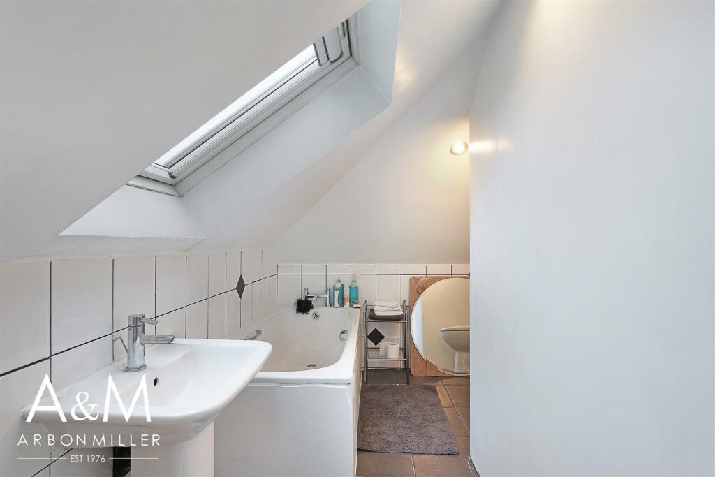 En-suite bathroom