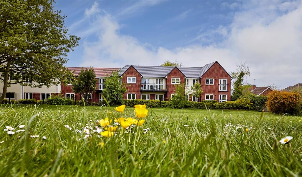 Rear of Chiltern Lodge.jpg