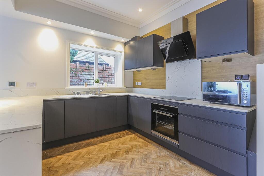 Albany Road 245, 2-13.jpg