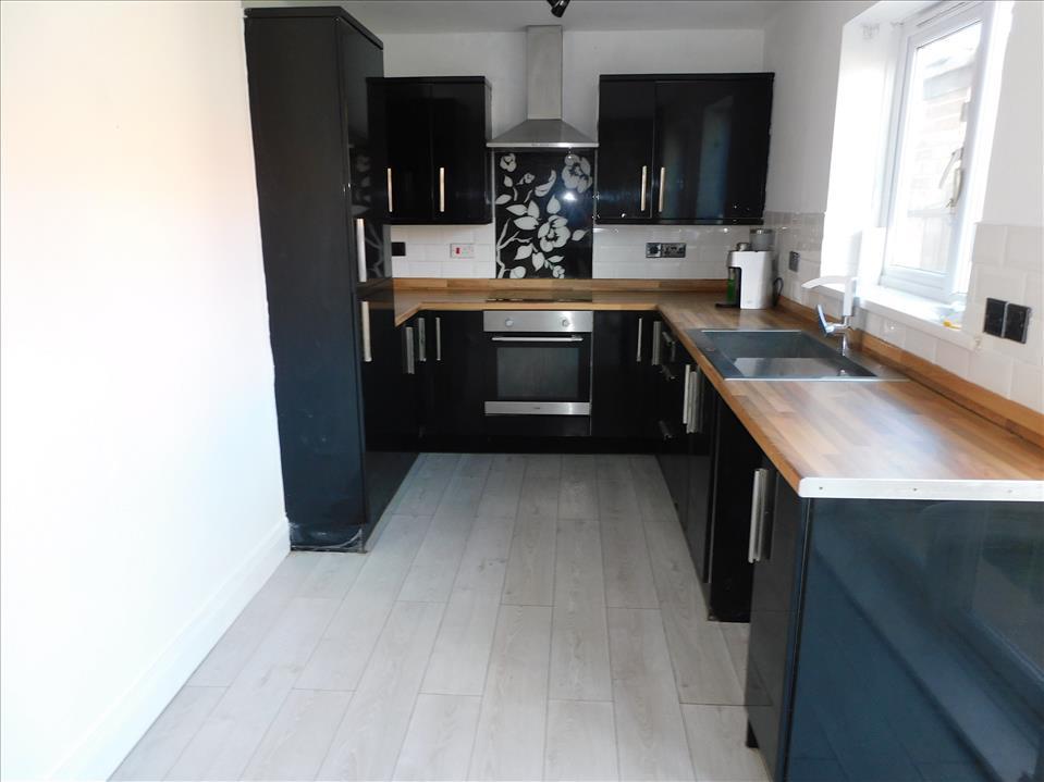 KITCHEN/BREAKFAST ROOM