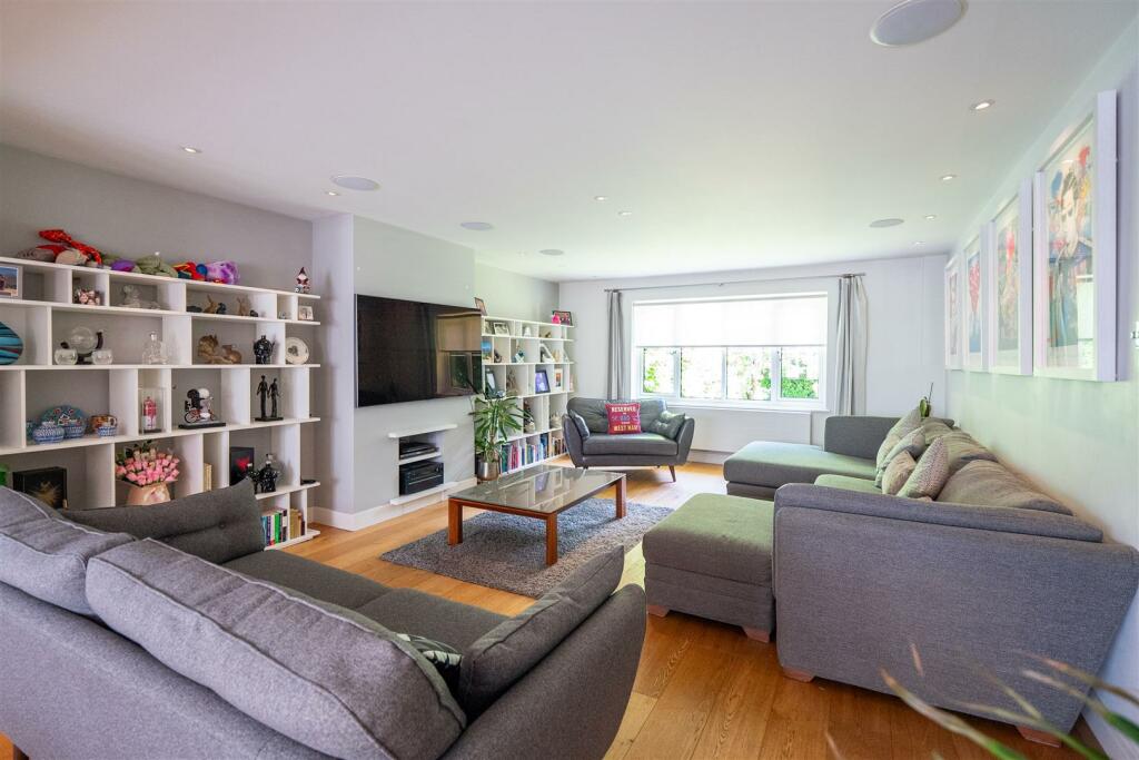 Sitting room.jpg