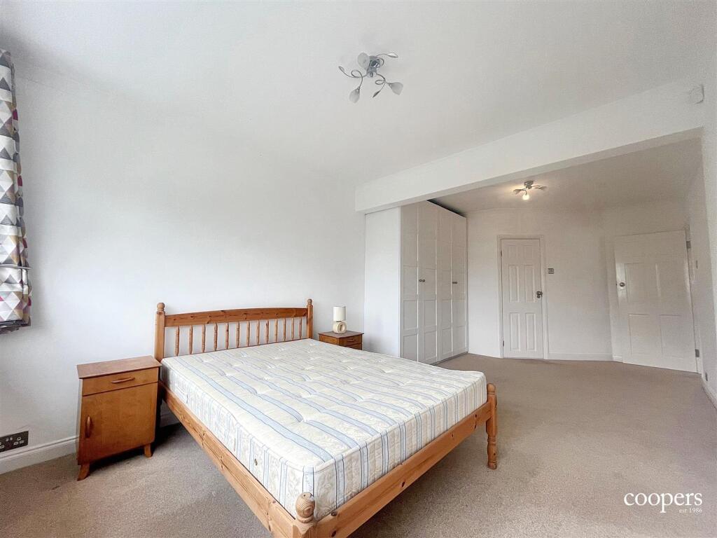 Bedroom 4.jpg