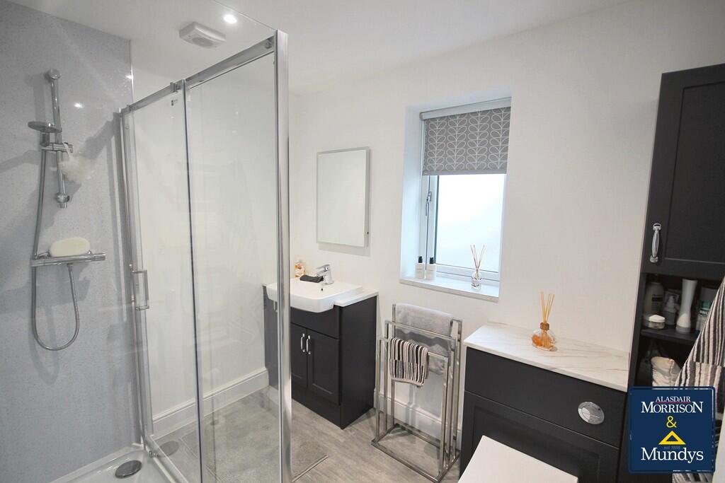 Bungalow Shower R...